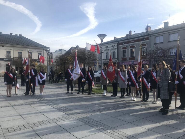 Obchody Narodowego Święta Niepodległości na Rynku w Nowym Targu