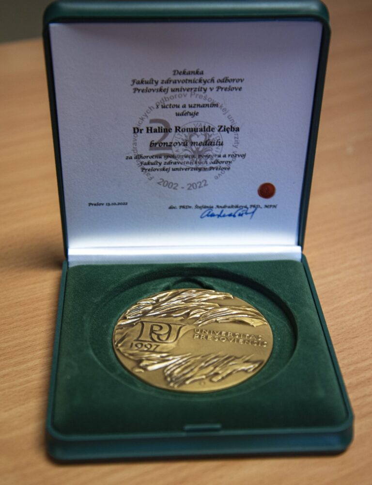 Brązowy medal dla dr Haliny Romualdy Zięby