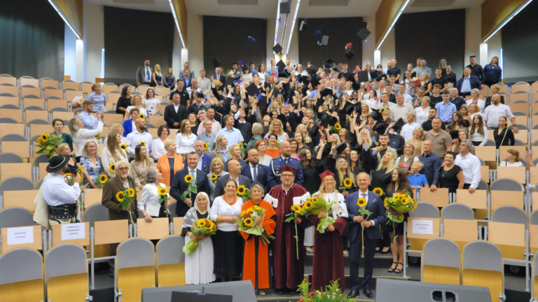 Uroczystość rozdania dyplomów absolwentom Instytutu Zdrowia ANS w Nowym Targu